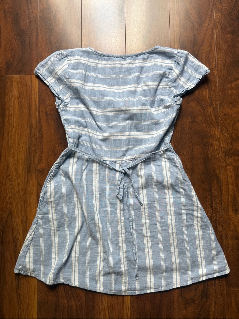 Abercrombie & Fitch Blue Stripe Button Down Mini Dress / Size XS / EUC! 🩵 - Picture 2 of 8